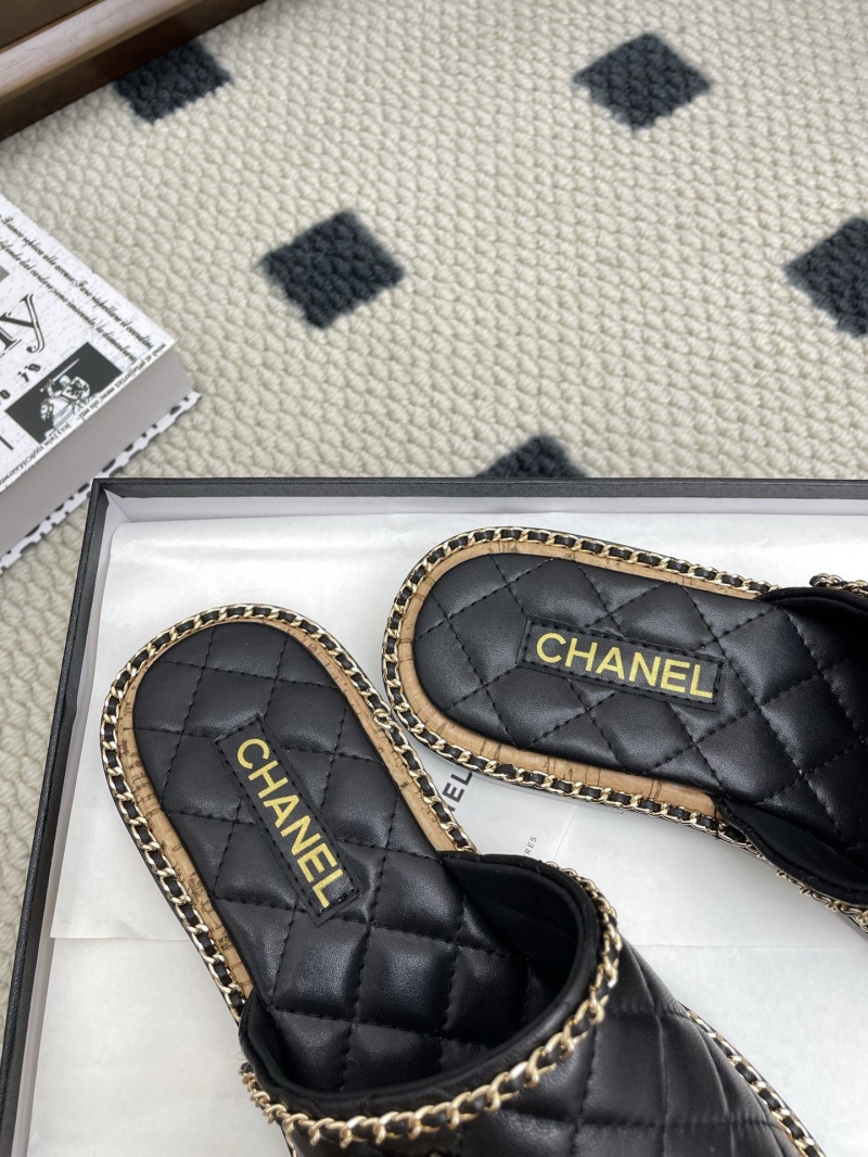 Ch**el slippers